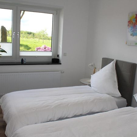 Gästezimmer Bergerhof - Ankommen und Wohlfühlen Neuss Exterior foto